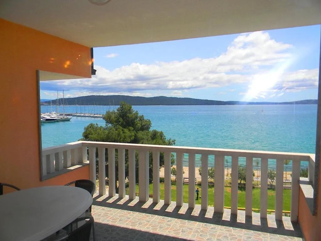 Apartment Luxury Cream Kaštela 0*,  Kroatië